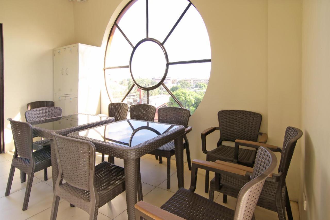 Spiral Suites Hotel Quezon City Buitenkant foto